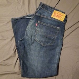 Levis
